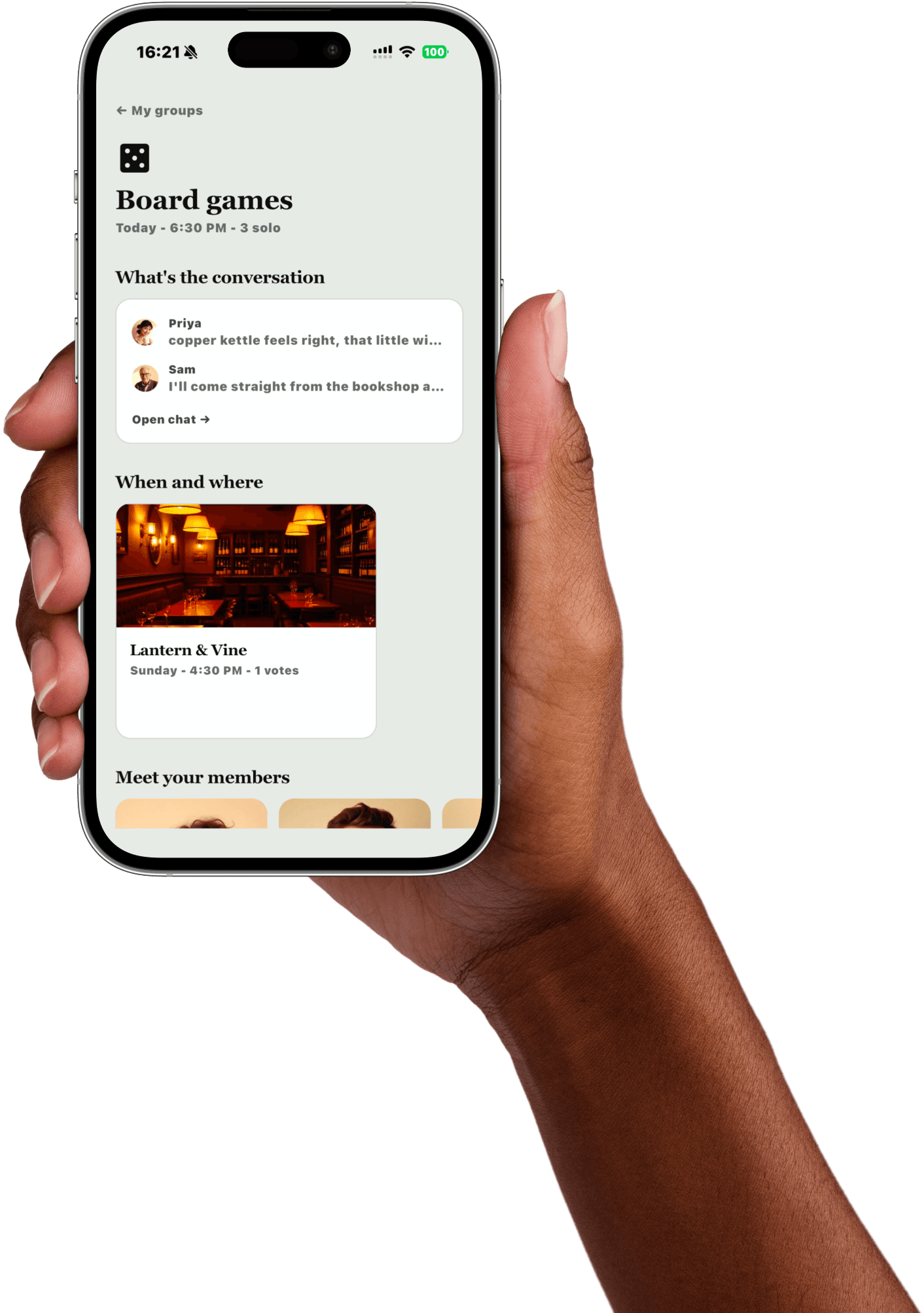 Show Up on a phone: a Board games group with chat, a venue, and members.